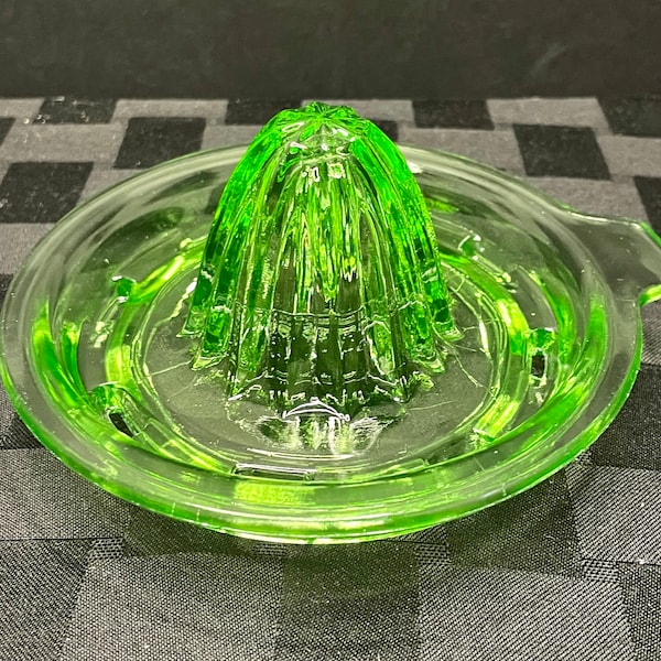 Vintage Uranium Glass Juicer, Glowing Depression Uranium Glass, Uranium Collectibles, UV Reactive