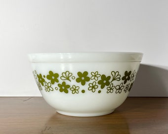 Vintage PYREX Crazy Daisy/Spring Blossom 402 Mixing/Nesting Bowl, Vintage Pyrex, 1970s