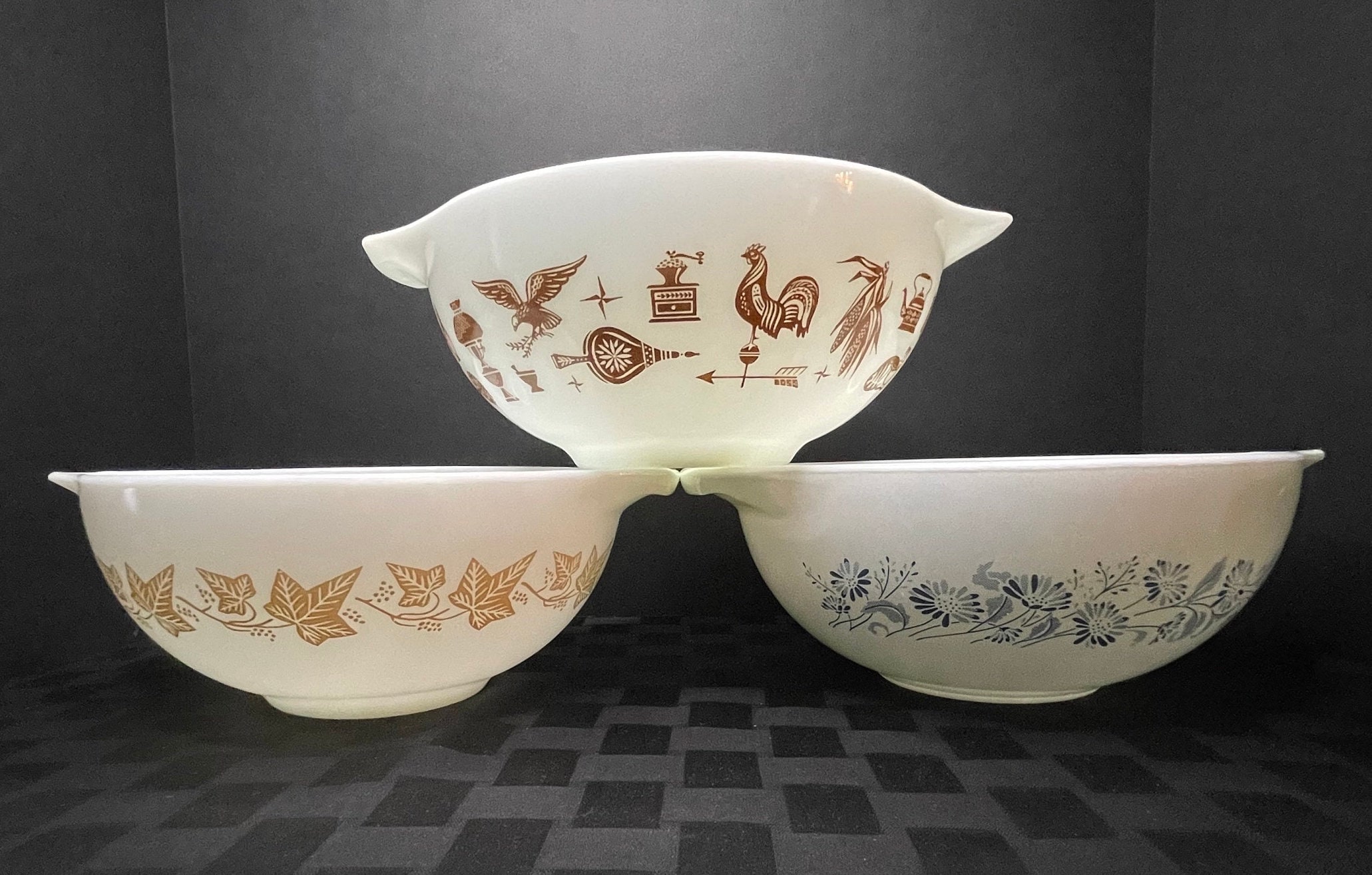Vintage Pyrex 443 Cinderella Mixing/ Nesting Bowls in Colonial