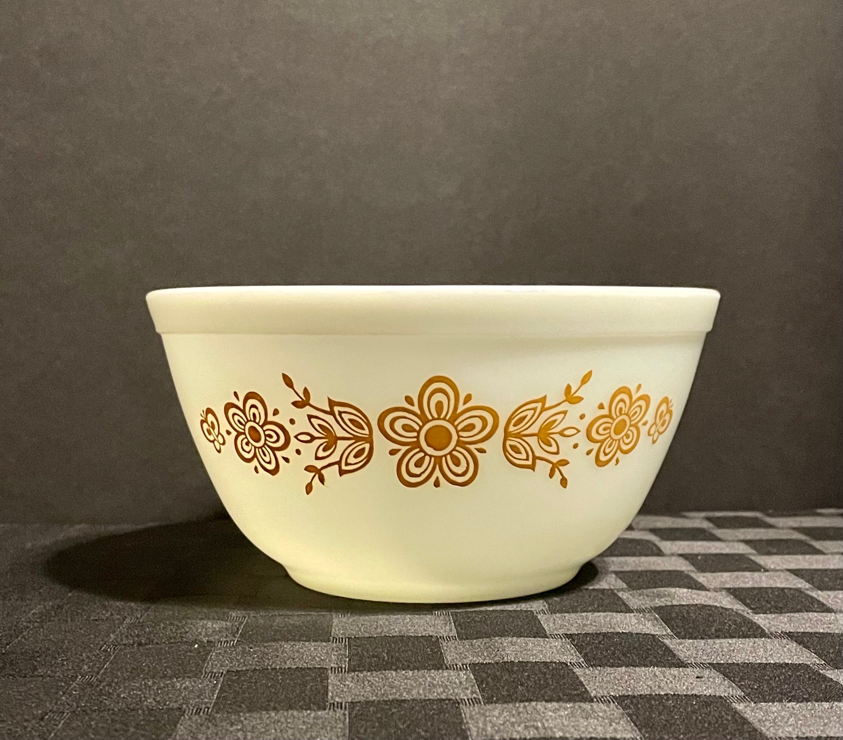 PYREX Butterfly Gold 402 Mixing/Nesting Bowl, 1970s, Vintage Pyrex Bowl