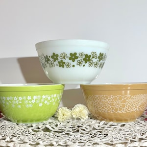 Vintage PYREX 402 Bowls- Spring Blossom/Crazy Daisy in Green, Woodland Floral in Light Brown, or Spring Blossom/Crazy Daisy in White