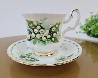 Royal Albert / "Flower of the month series" / Lily of the valley  snowdrops / Bone China / 1970 LTD