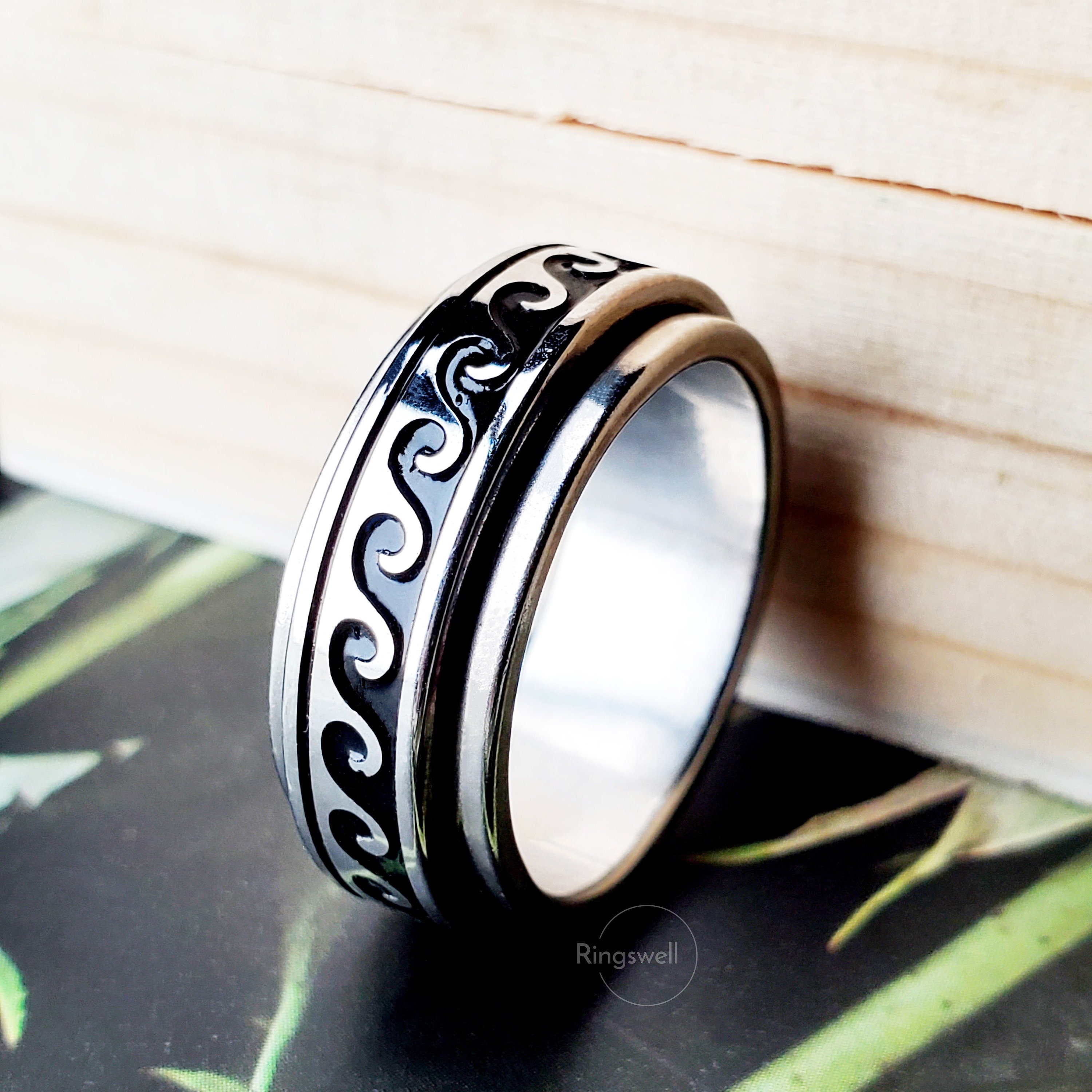 Wave 2024 spinner ring