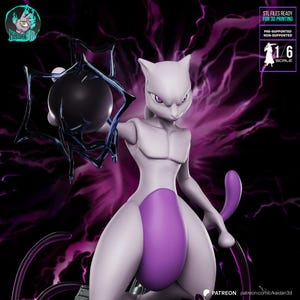 Può includere: Una figura di Mewtwo in scala 1/6, viola chiaro, che tiene in mano un globo nero con tentacoli di energia oscura. La figura ha un ventre e una coda viola, su uno sfondo di fulmini viola. Il testo sull'immagine recita "STL FILES READY FOR 3D PRINTING".