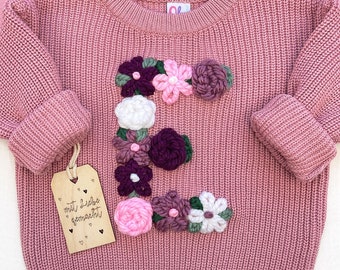 Handbestickter Strickpullover, Personalisiert, BLUMEN MONOGRAMM, Babypullover, Kinderpullover, Pullover Geburtstag mit Zahl, 1. Geburtstag