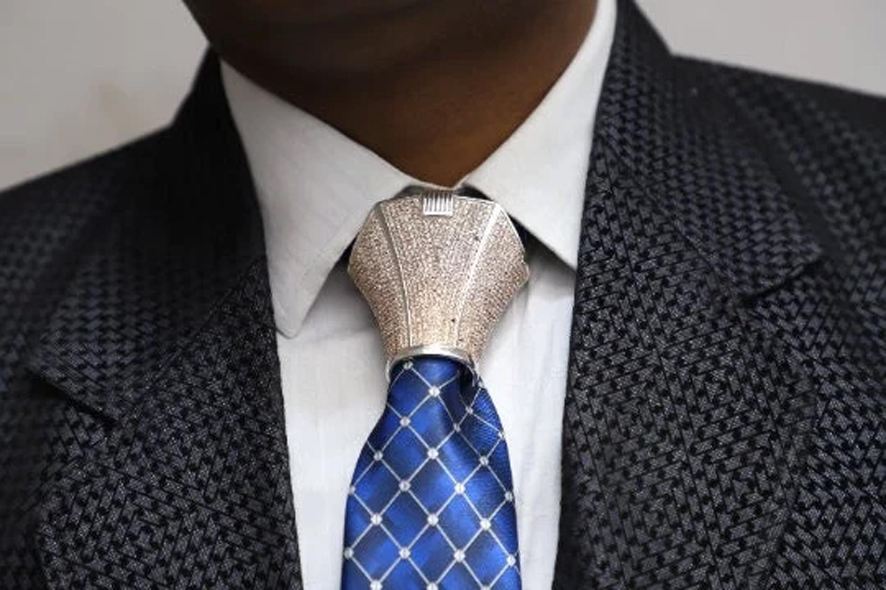 thumbnail image 2 of Mens Stainless Steel Tie Clips Set With Zirconia And Carbon Fiber Inlay 2 of 14