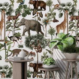 Carta da parati vintage con animali da safari – Rivestimento murale con giraffe, elefanti e piante tropicali