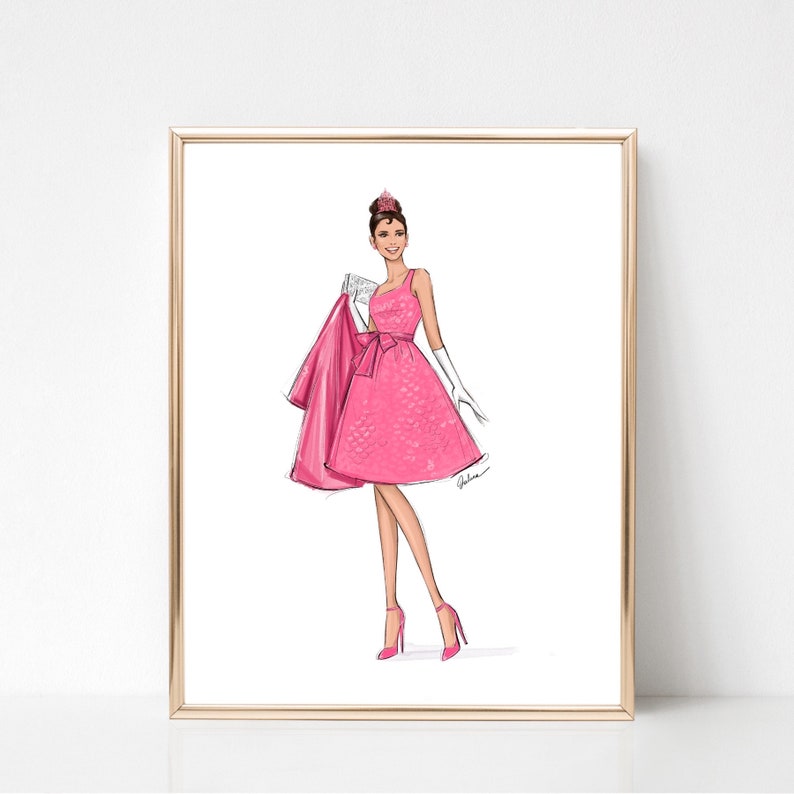 Puede incluir: Una ilustraci&oacute;n dibujada a mano de una mujer con un vestido rosa con un lazo blanco y guantes blancos. Ella sostiene una chaqueta rosa en su mano izquierda. La ilustraci&oacute;n est&aacute; hecha en un estilo caprichoso con un fondo blanco.