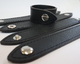 Leather straps for Cassina LC4 by Le Corbusier