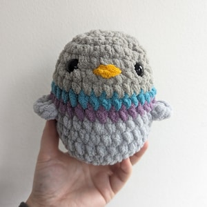 Pigeon crochet plush. Pigeon plush. Pigeon gift. Pigeon crochet. Pidgeon amigurumi. Pigeon decoration. Father's day gift.