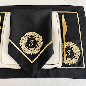 Personalized Embroidered Elegant Table Linen; Berry Frame & Initials Embroidered Napkins, Placemats, Runner; Dinner and Wedding Table Decor
