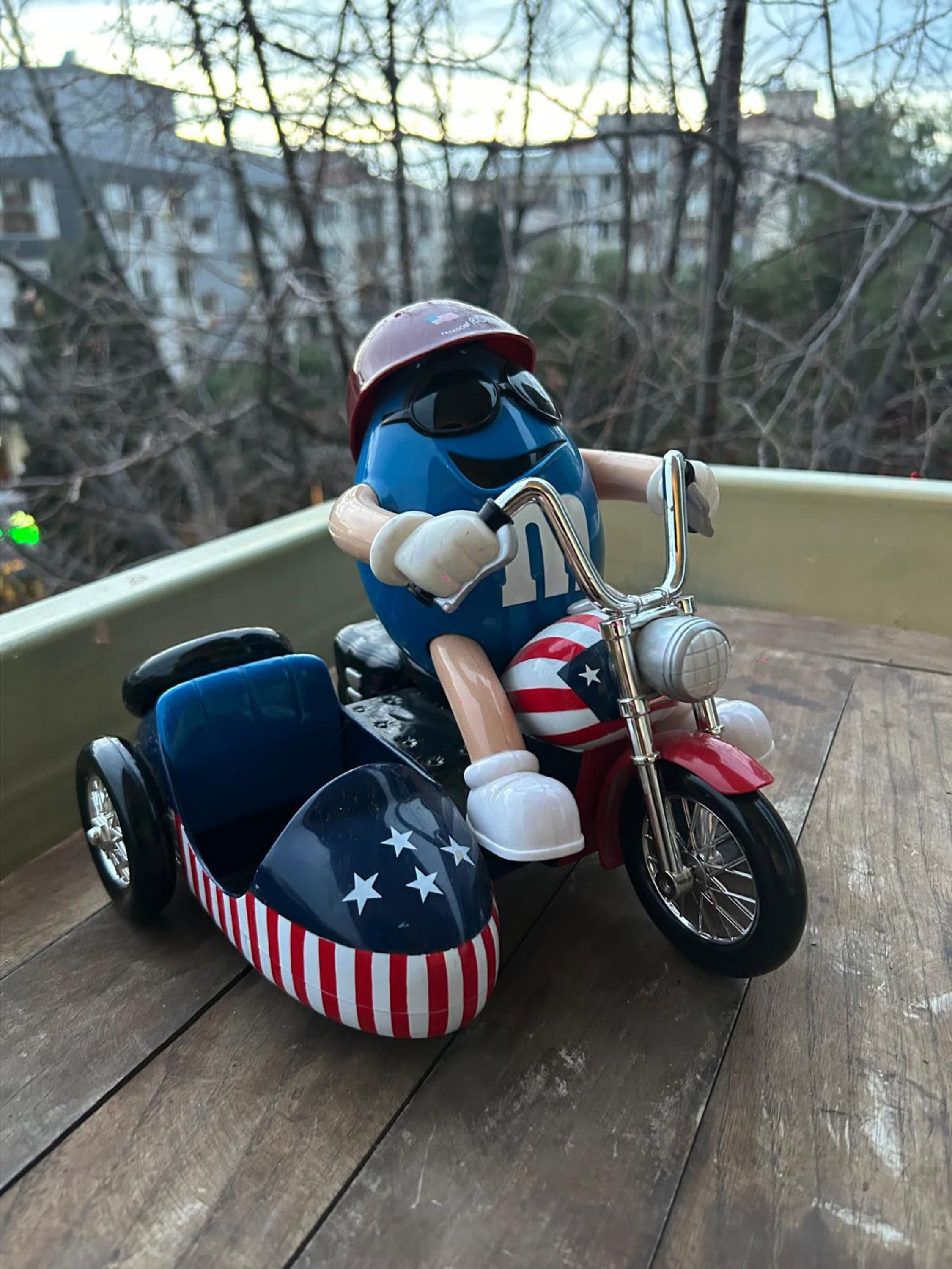 M&M's イエローフィギュア　LOWRIDER M&M's イエローフィギュア バイク LOWRIDER スポーツ