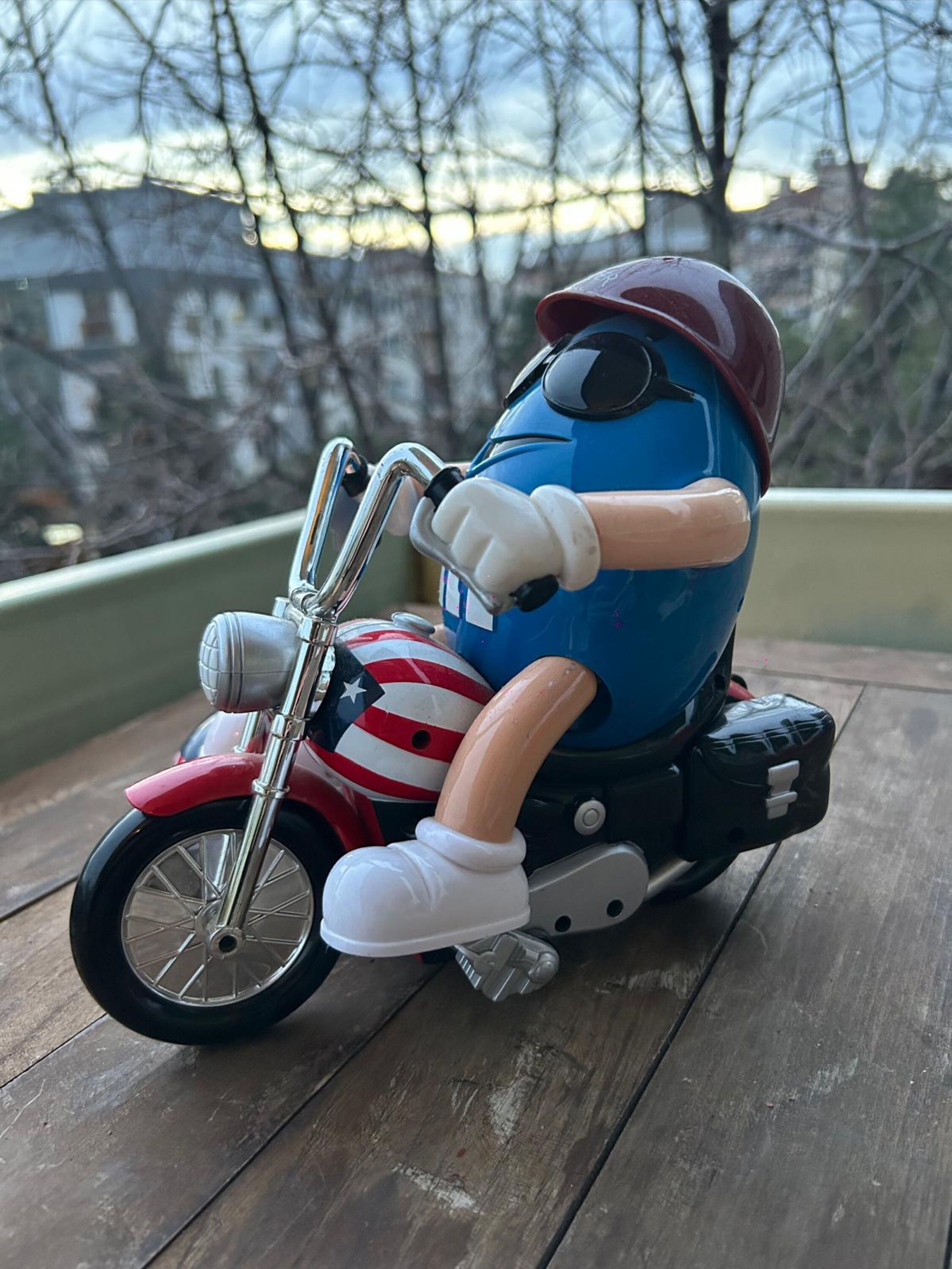 M&M's バイクフィギュア Amazon.co.jp: M&M's エムアンドエムズ チョコレート