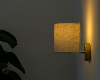 Moderne wandkandelaar, minimalistische lampenkap wandlamp, koperen wandlamp, plug-in schansverlichting, linnen stof lampenkap, nachtkastje wandkandelaar