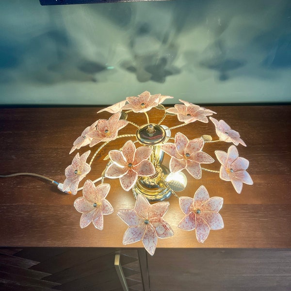 Mid Century Deckenlampe aus Muranoglas-Blüten. Hergestellt in Italien