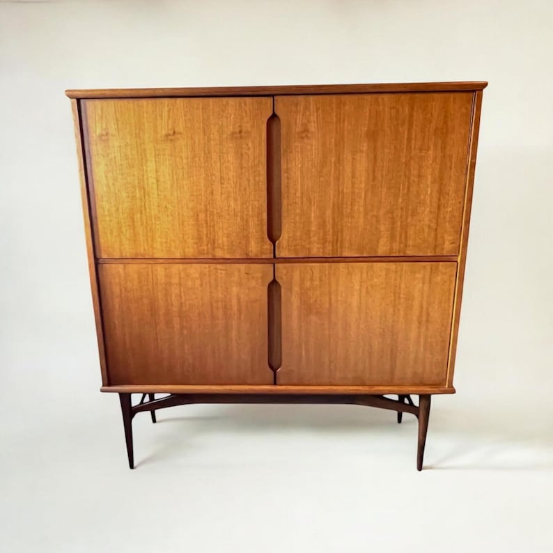 Alacena Borge Mogensen para Fredericia Stolefabrik Dinamarca años 60 - Cómoda danesa de diseño moderno de teca sobre base de roble imagen 1