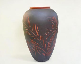 Large brown sgraffito 'clinker' vintage vase by Eiwa with floral pattern, ceramic, 1970s/1980s, hand-decorated