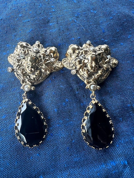 Rarity! Baroque style angel earrings by Fiorini Or