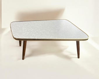 Kidney-shaped table/plant stand made in Germany in the 1950s, can also be used as a side table