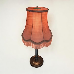 Vintage mid-century table lamp, pink fringed shade with elegant brocade, 1960s/1970s