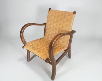 Rare find! Erich Dieckmann original Bauhaus armchair circa 1925. A design icon in excellent condition.