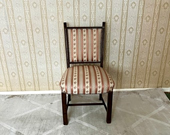 Vintage Stuhl aus den 1920 - 30er Jahren. Massivholz Art Déco Polsterstuhl mit Stoffbezug. Shabby Chic Polsterstuhl.