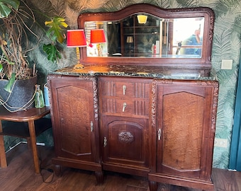 Belle commode originale à miroir Art Nouveau / Art Déco avec plateau en marbre noir-vert et miroir taillé à facettes.