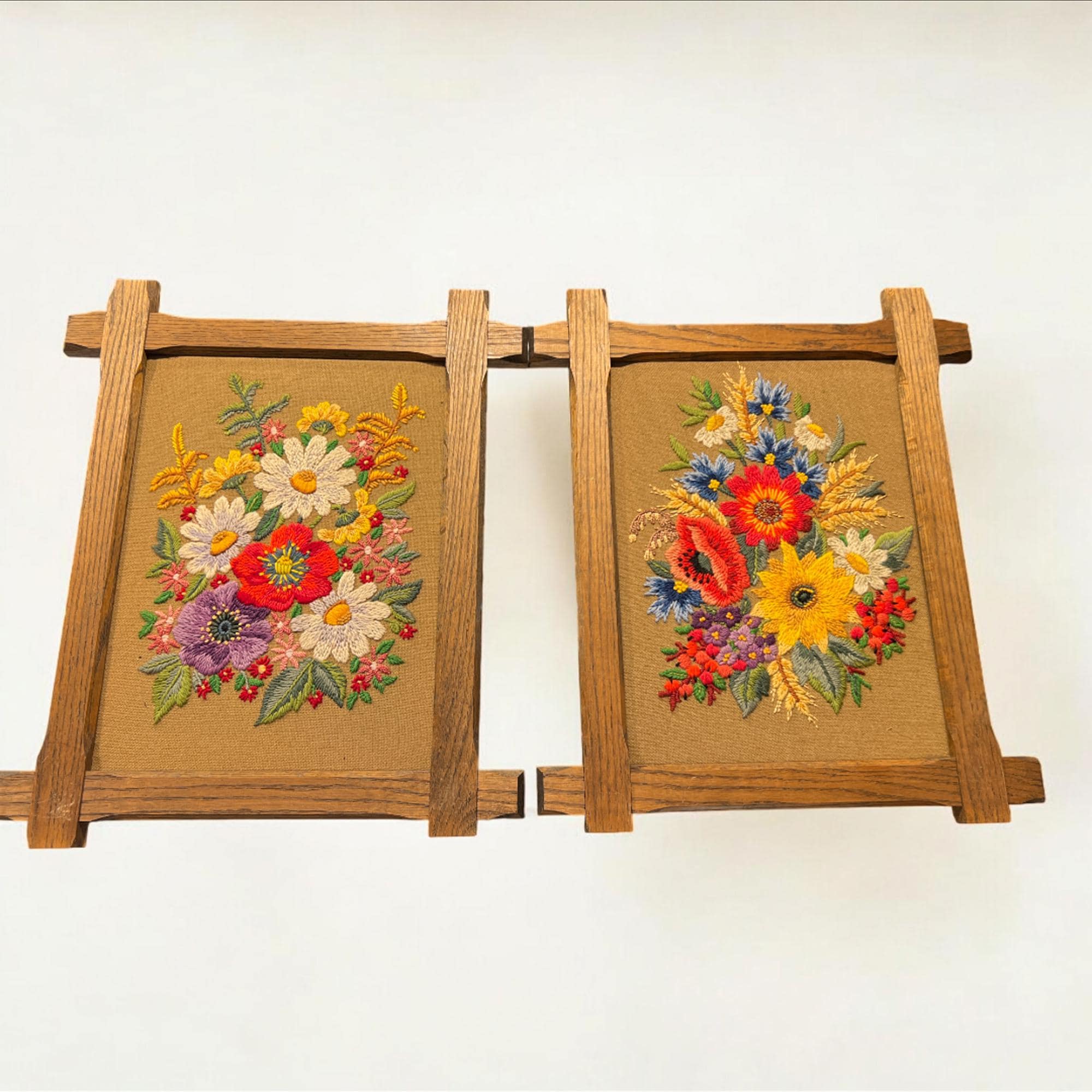 ヴィンテージ刺繍セット | 木製フレームの花モチーフ2点