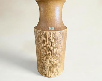 Rarity! Carsten Tönnieshof Vase 7651-80 in perfect condition. Made 1976-1977, brown mid-century floor vase, handmade.
