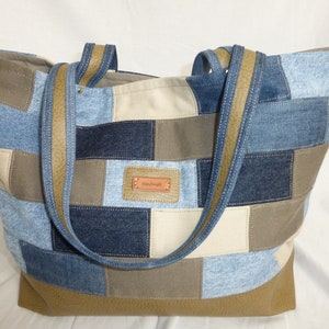 Soft tote bag Sac à main cousu main en jean recyclé style patchwork et vinyle vert olive
