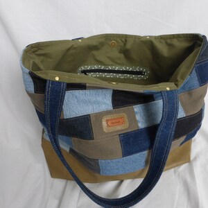 Soft tote bag Sac à main cousu main en jean recyclé style patchwork et vinyle vert olive