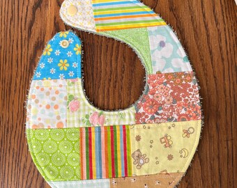 patchwork bib, quilted bib, birth gift bib, zero waste bib, baby bib, baby shower gift, newborn gift