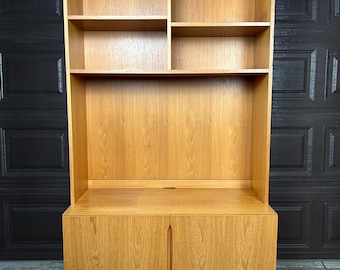 Estantería/librería/mueble de madera de teca de dos piezas, estilo moderno danés de mediados de siglo (MCM), de estilo vintage.