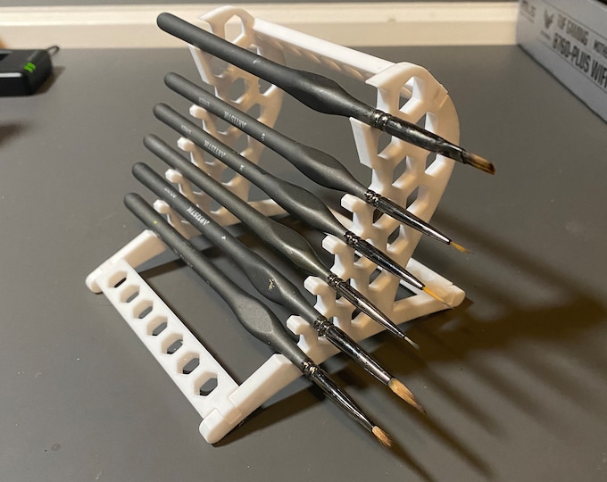 Paint brush holder / rack