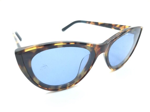 Toms Kitty Brown Tortoise Sunglasses Gwyneth Handcrafted Sunglasses – TOMS.com main image 3