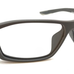 Nike NEW Brazen Shadow CT8228 060 Gray Wrap Sunglasses Frames 59-16 130 Italy