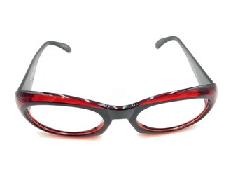 Donald J Pliner 124432 Black Translucent Dark Red Sunglasses  display picture 3