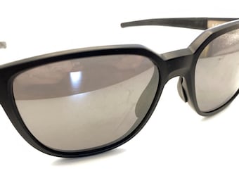 Oakley Actuator OO9250-0257 Black Square Sunglasses Black Lens 57-16 146 USA Men