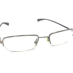 Könnte beinhalten: Halbrandlose Brille mit rechteckigem Rahmen und silbergrauer Oberfläche. Die Gläser sind klar, und die Bügel sind dunkelgrau. Die Brille ist für die Sehkorrektur konzipiert und für den Alltag geeignet.