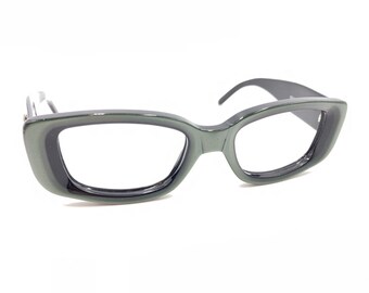 Burberry‎ 4070 3001/11 Sunglasses Frames Black Green Lens H15110 Burberry 4070 3001/11 Sunglasses Frames Black Green Lens  main image 3