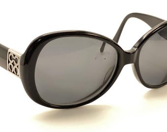 Fendi Cold Insert Sunglasses Frames Butterfly Black Gray  display picture 2