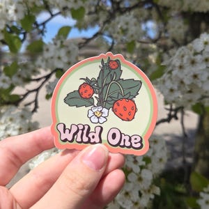 Wild One Sticker mit Erdbeeren