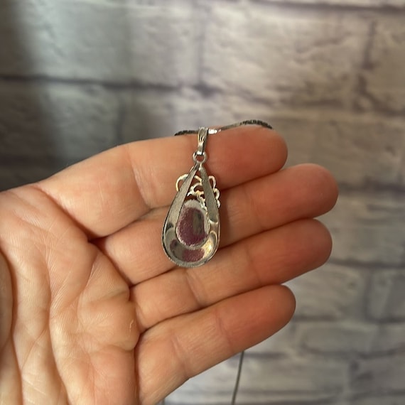 Vintage silver teardrop cameo pendant necklace - image 3