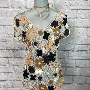 Vintage Y2K crochet floral blouse