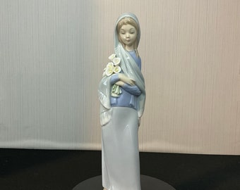 Lladro “Girl with Calla Lilies” Item 4650