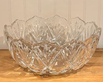 ミカサ ロックスボロー ヴィンテージ クリアクリスタル サービングボウル - 8インチ スカラップエッジ