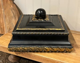 Vintage Black and Gold Ornate Lidded Trinket Jewelry Box Green Lining 7”