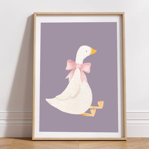 Arte de pared de ganso divertido, ganso morado pastel con lazo rosa, lámina de guardería violeta suave, póster moderno de animales de granja, lámina artística minimalista para niños