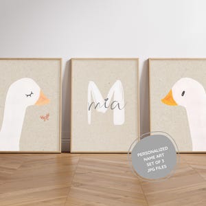Trittico monogramma personalizzato, set di poster beige Silly Goose, arte murale dipinta a mano su carta artigianale, stampa digitale minimalista, arte degli animali della fattoria
