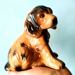 Vintage Ceramic Spaniel Figurine: Mid-Century Pottery Collectible